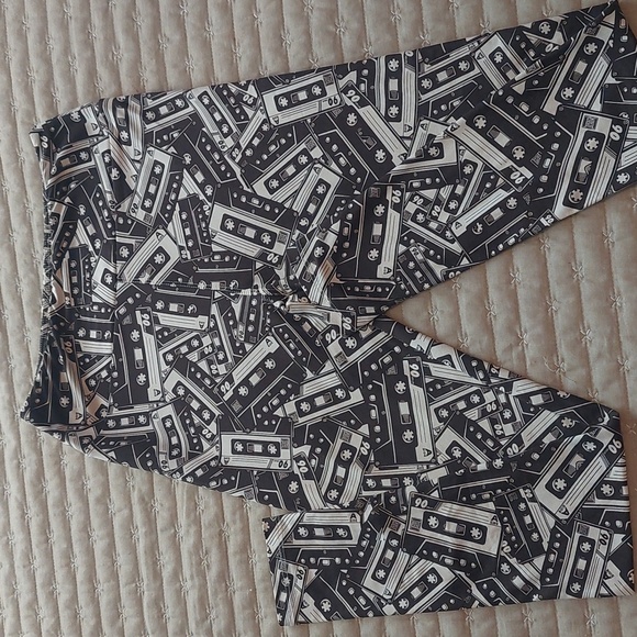LuLaRoe Cassette Tape Leggings - Picture 1 of 4